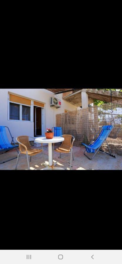 Basil Apartments And Rooms Betina  Bagian luar foto