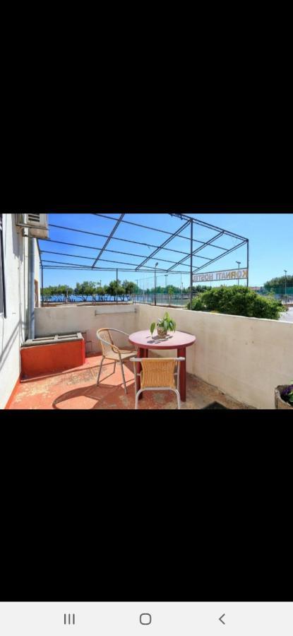Basil Apartments And Rooms Betina  Bagian luar foto