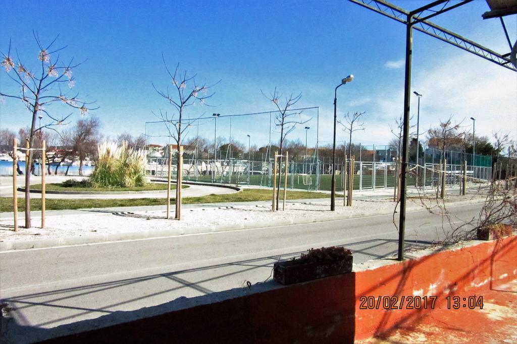 Basil Apartments And Rooms Betina  Bagian luar foto